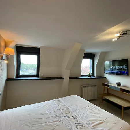 Rdc 4 - Meublé Centre De Apartamento *