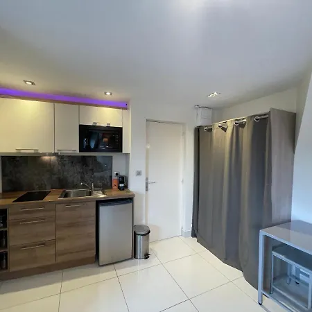 Rdc 4 - Meublé Centre De Apartamento Montluçon